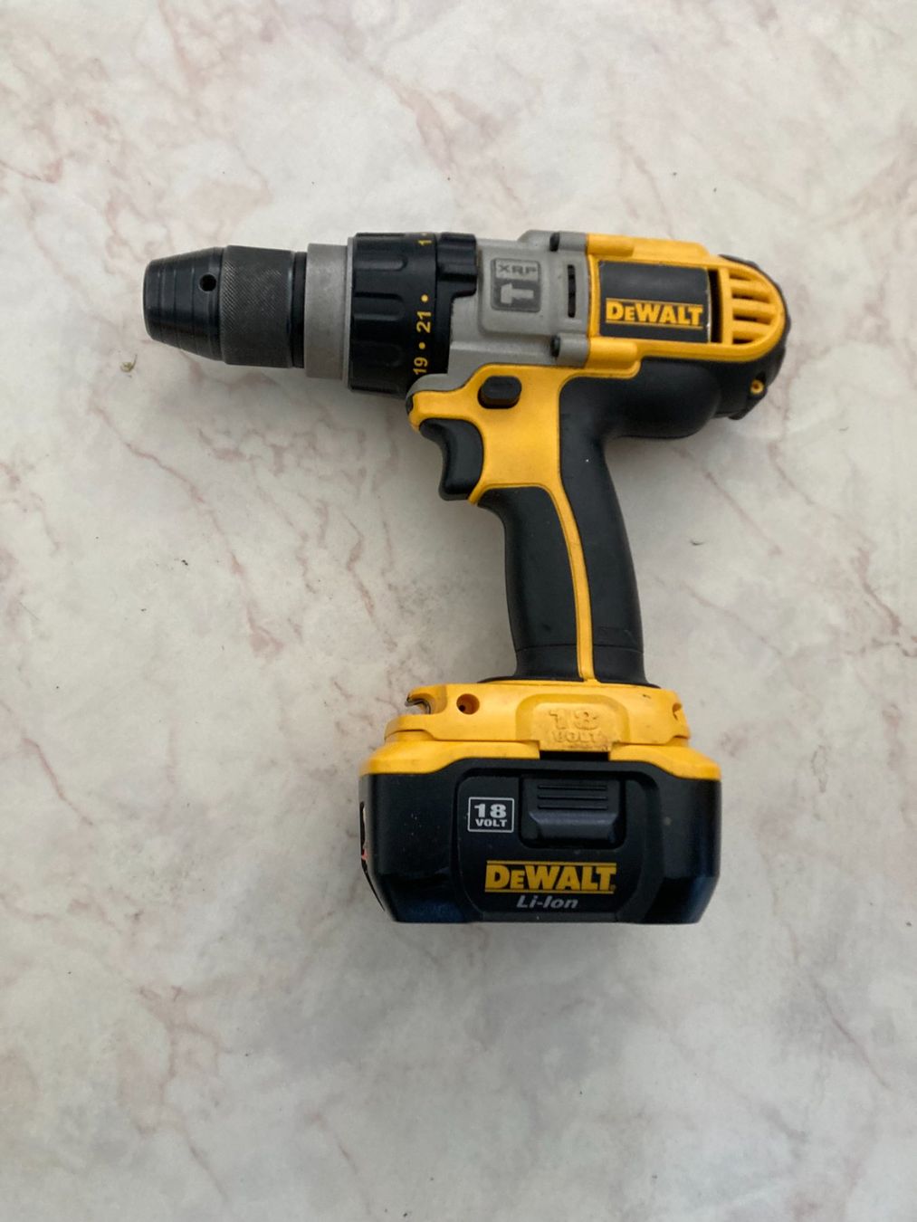Dewalt Trapani: Akku Schlagbohrschrauber Dewalt DCD925 – Usato da Zürich venduto da Claudioclaudio
