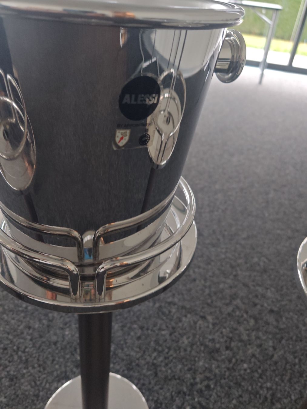 Alessi Weingestelle & -ständer: Alessi Ständer mit 1x Weinkühler + 1 Tablett – Gebraucht aus Unterlunkhofen von foexel88 2