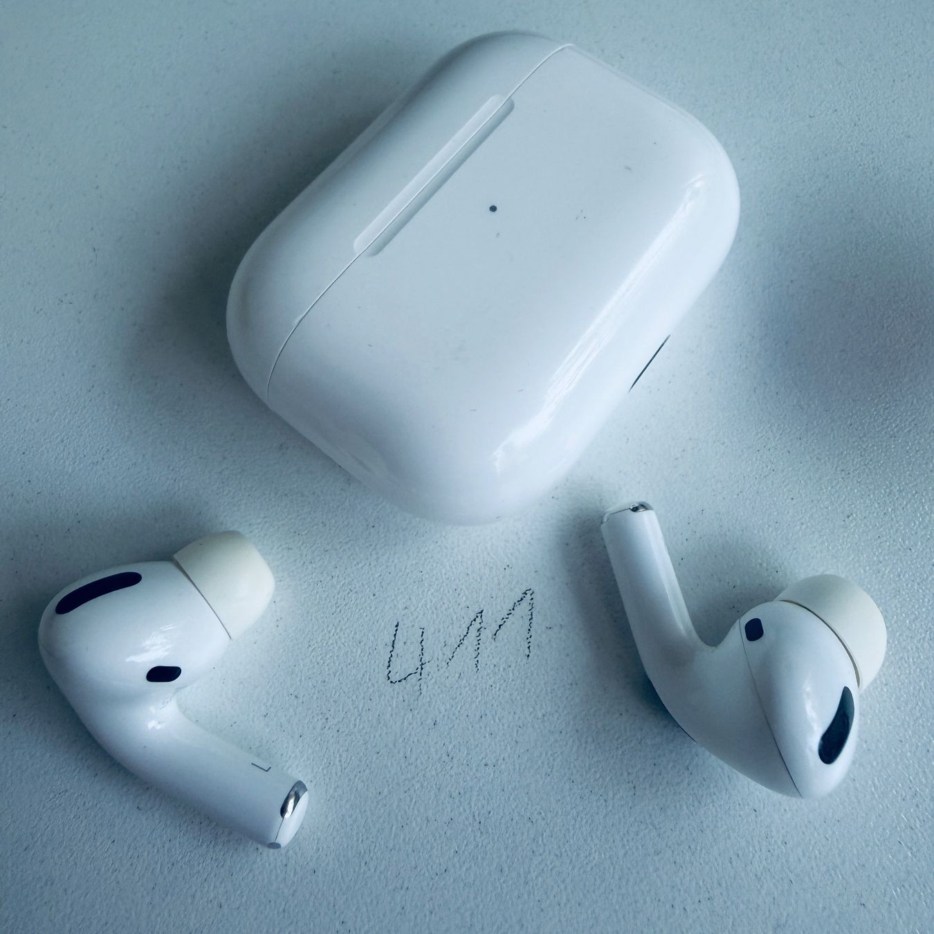 Apple Cuffie: Original Apple AirPods Pro 1 Gen. mit Wireless Ladecase – Usato da Basel venduto da MY.AIRPODS.SHOP 3