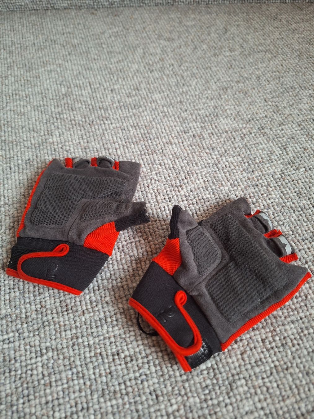 Gants: Fahrrad-Handschuhe Kinder – Neuf (Voir description) à Tamins par VW99 1