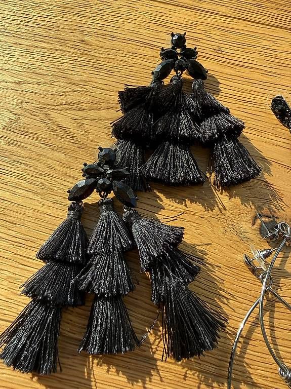 Sonstiger Schmuck: Lot Modeschmuck Schwarz – Gebraucht aus Triesen von yas_bmn6 1