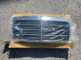 Calandre de Mercedes W124 NEUVE
