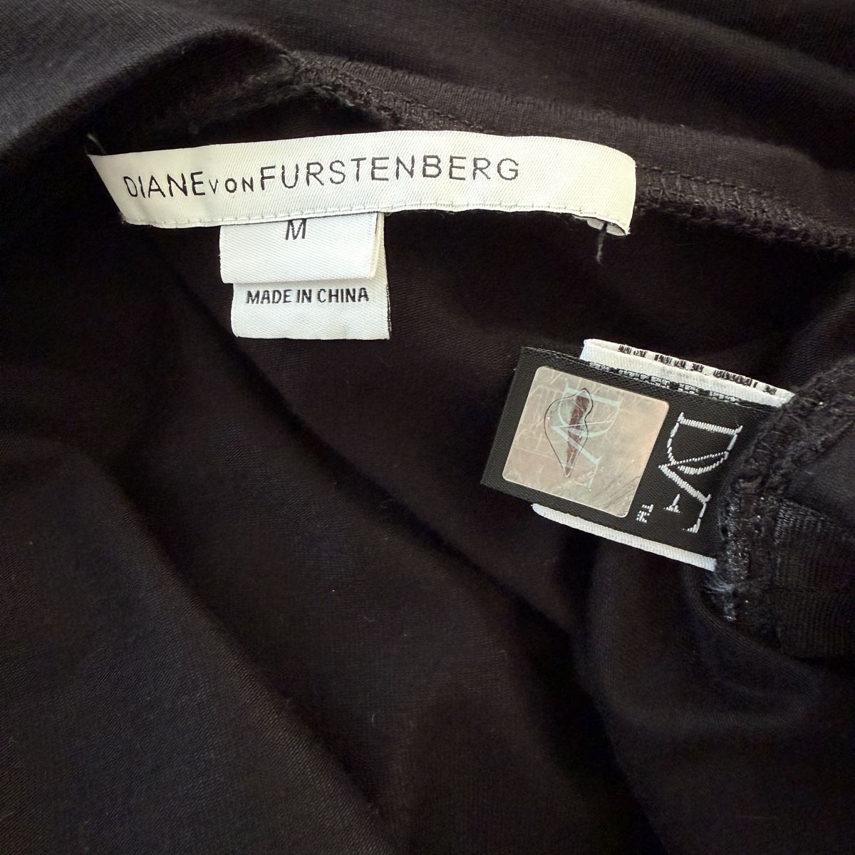 Diane von Furstenberg Robes: DIANE VON FURSTENBERG Black Dress – Neuf (Voir description) à Emmen par Nightingale_2022 5
