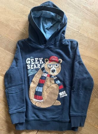 Hübscher Kapuzen-Pulli mit Bären-Aufdruck
