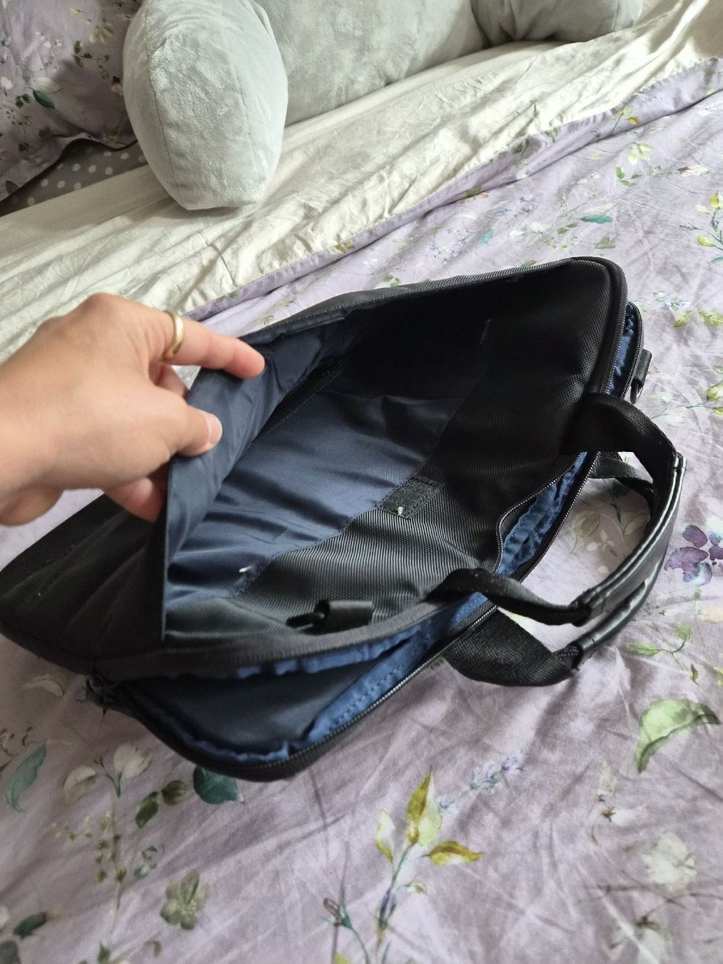 Borse: Schwarze hp Laptoptasche, neu  – Usato da Fislisbach venduto da Crisisgusita 3
