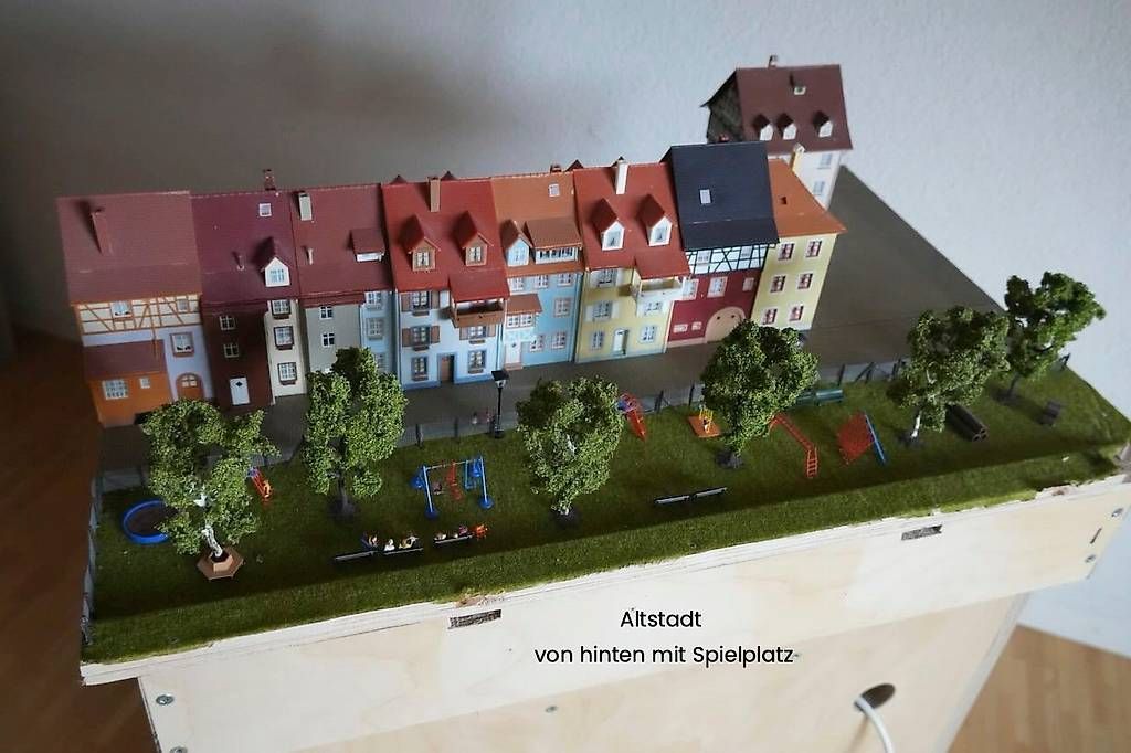 Modellini di ferrovie: Altstadt H0,  Untergestell mit Stromversorgung. – Usato da Untersiggenthal venduto da gra_b2nk 1