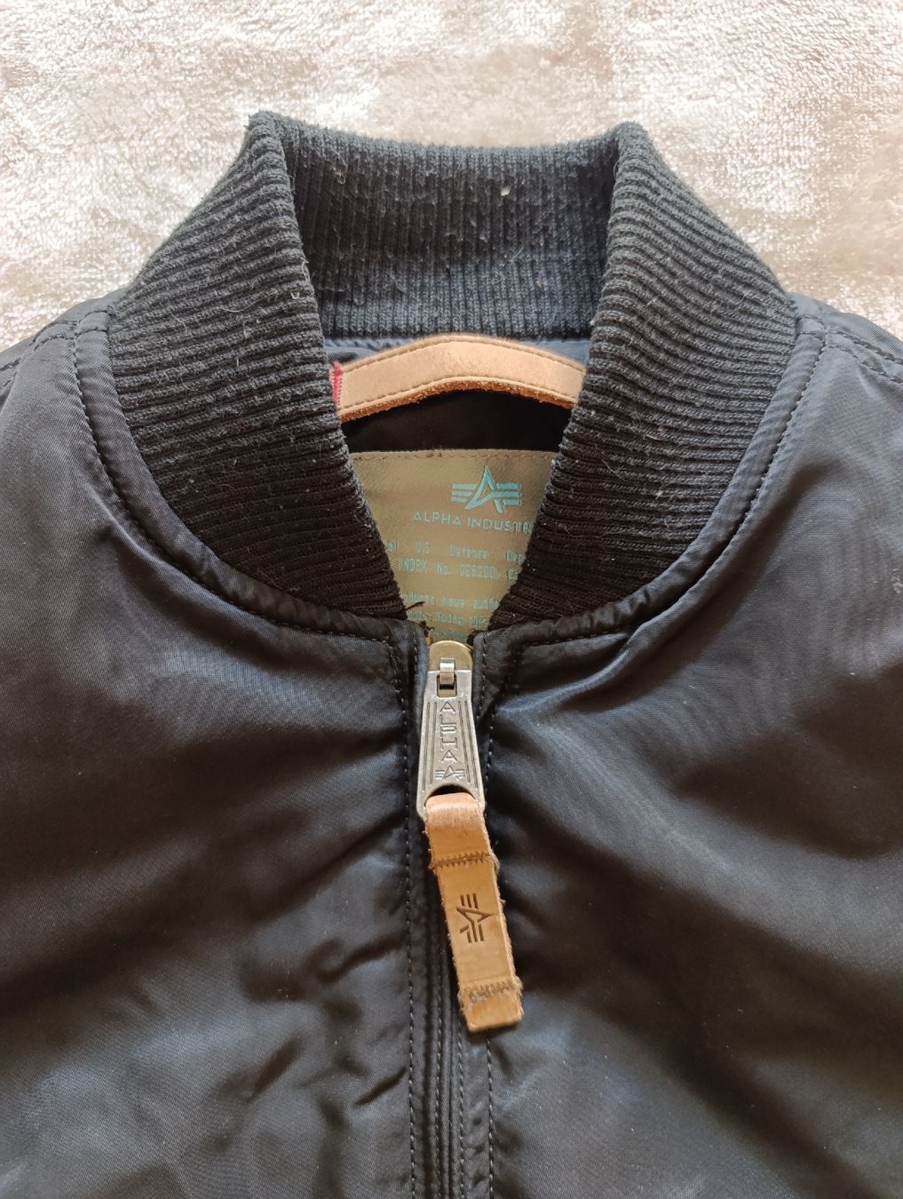 Alpha Industries Vestes: Alpha Industries Bomberjacke schwarz Grösse S  – Neuf (Voir description) à Waltenschwil par Bodensee84 1