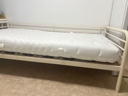 Doppelbett (Hauptbett und Ausziehbett)