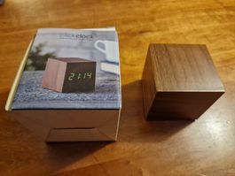 Gingko Click Clock Wecker Walnuss Holz Optik neuwertig