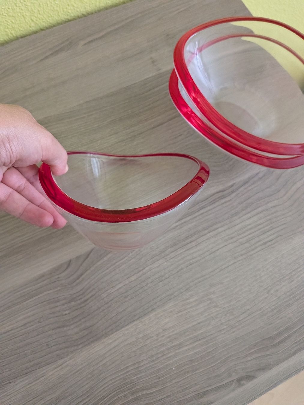 Schalen: NEU! Glas Schalen Set Rot Rand 4 Stck  – Neu und originalverpackt aus Basel von JJ.Elena 3