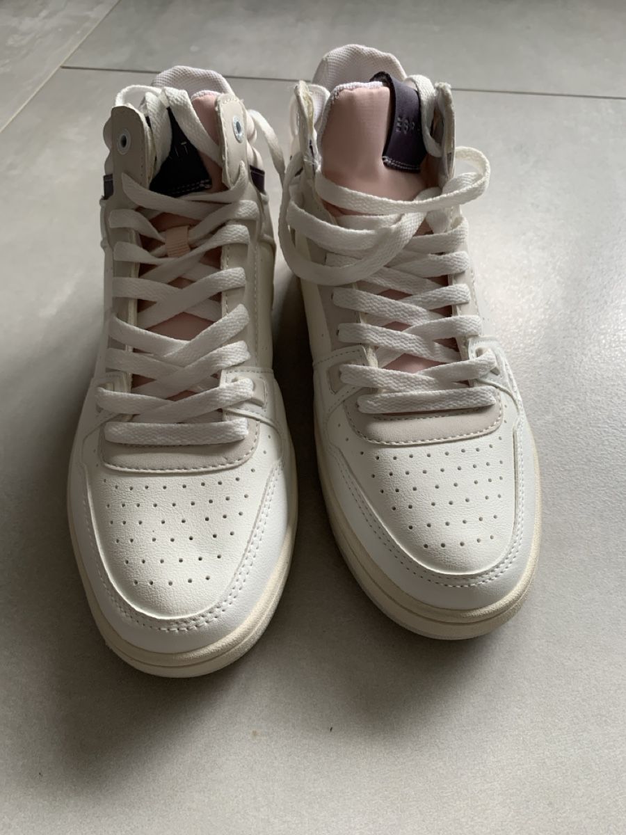 Esprit Chaussures femmes: Esprit Sneaker Weiss/Rosa, Gr. 38 – Neuf (Voir description) à Zuzwil SG par Ibohaus