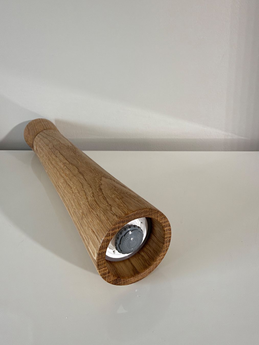 Appareils de cuisine: Pfeffermühle aus Eichenholz – Neuf avec emballage d'origine à Herisau par mikes69 1