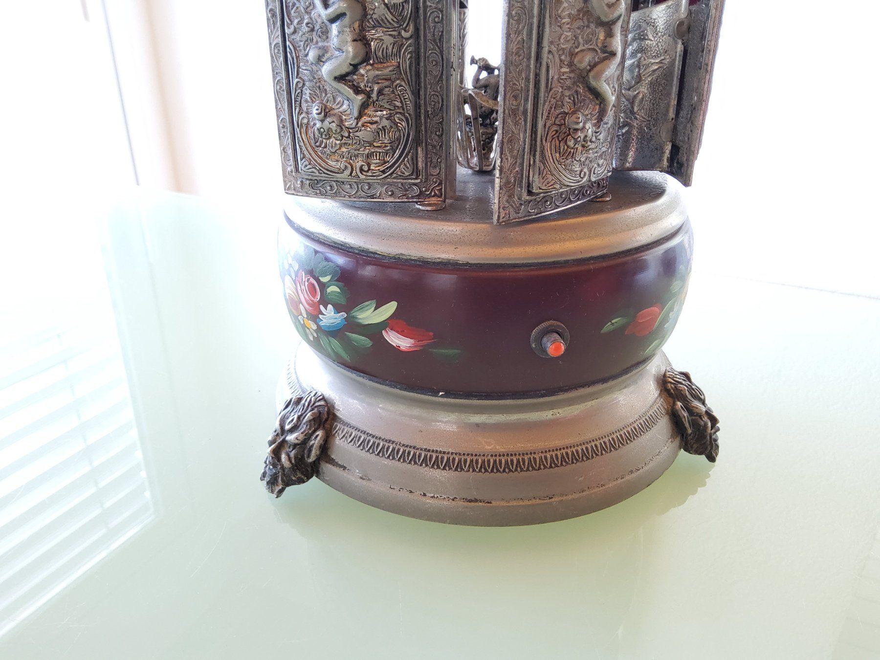 Spieldosen: Carrousel musical vintage  – Gebraucht aus Malleray von Broc-Mo 4