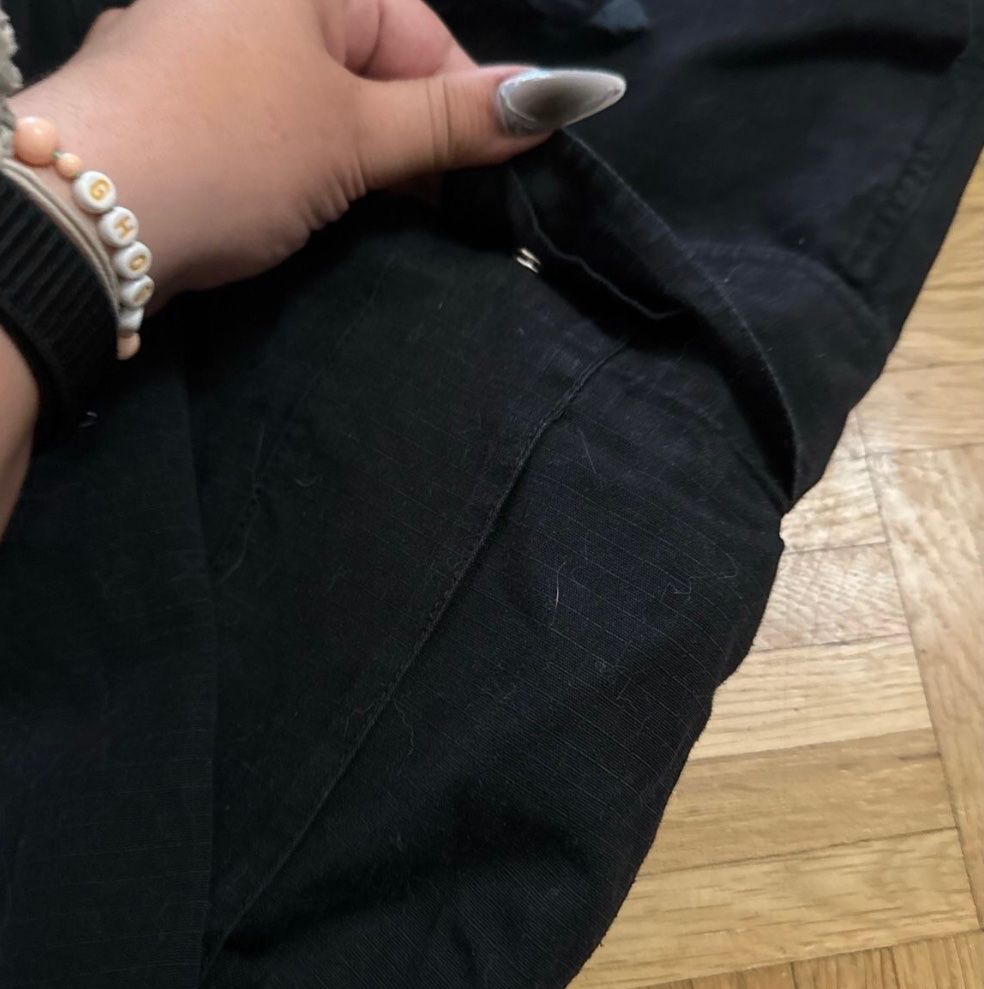 Pantaloni: Pantalon cargo noir taille L 100% coton – Usato da St-Aubin FR venduto da Tiweety 1