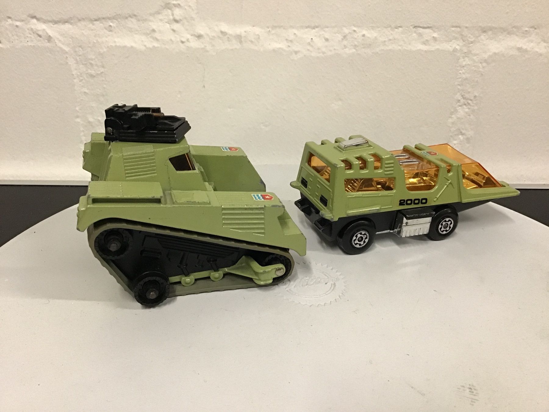 Matchbox Modellini d'auto: Matchbox Superfast Nr.34 Raupenschlepper – Usato da Männedorf venduto da Modell-Spezialisten 1