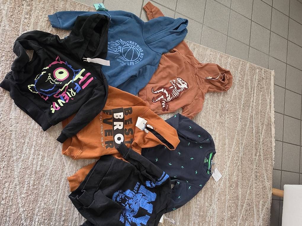 Lotti & Set di vestiti: Jungs kleider – Usato da Birmenstorf AG venduto da JenniferLopetrone 1