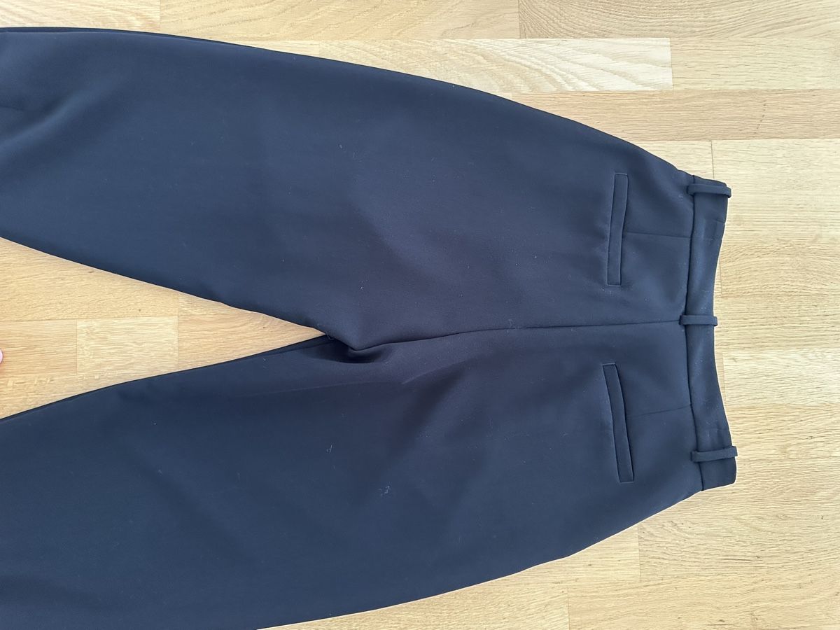 Zara Hosen: Hose schwarz 36 Zara  – Gebraucht aus Rüschlikon von 8942Oberrieden 2