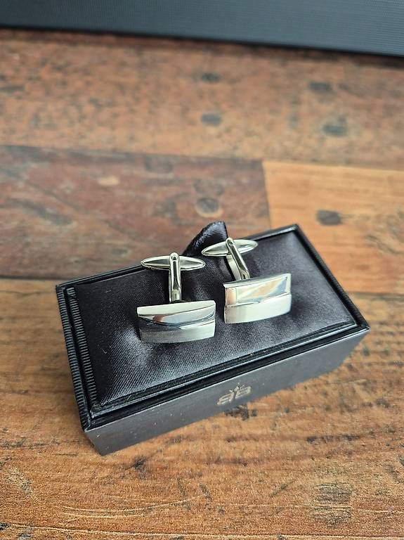 Boutons de manchette: Manschettenknöpfe mit Box – D'occasion à Jegenstorf par Glasi100 1