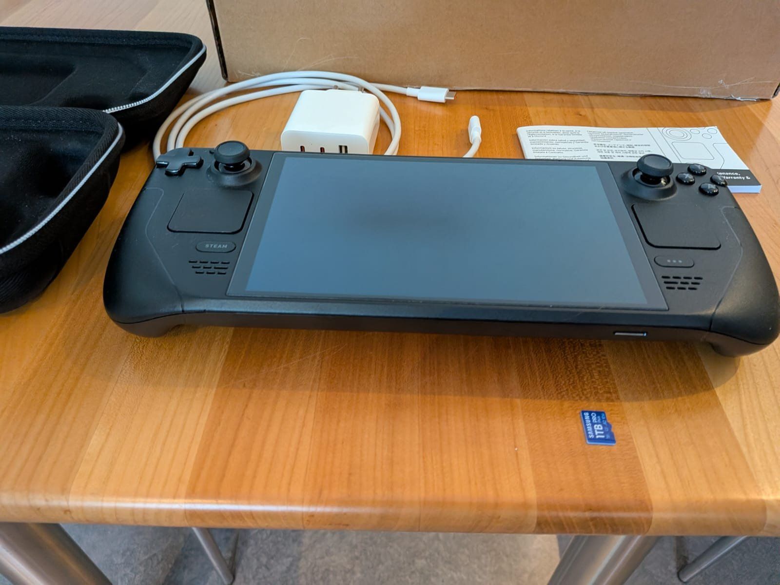 Valve Console: Steam Deck OLED 512GB + 1TB SD + CH-Lader + Panzerglas – Usato da St. Antoni venduto da Waeberd