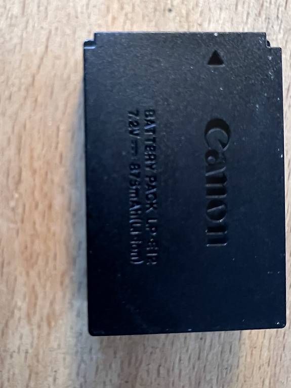 Akkus & Batterien: Canon Batterie und DC Coupler – Gebraucht aus Zürich von BabaC