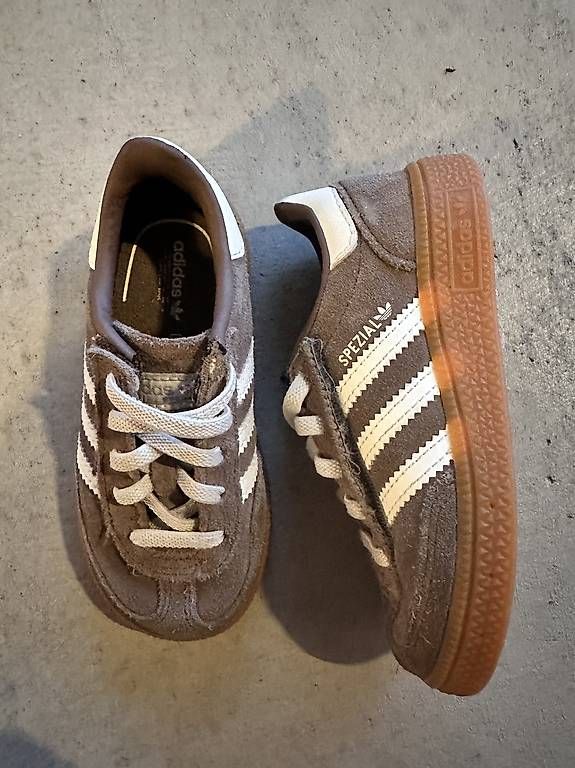 Adidas Scarpe per ragazzi: Adidas Samba Spezial Gr. 25 – Usato da Zürich venduto da mai_q5wb