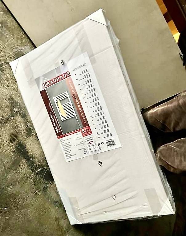 Radiatori: Heizkörper  B E R L I N  300 Watt – Usato da Flawil venduto da PWMU 3