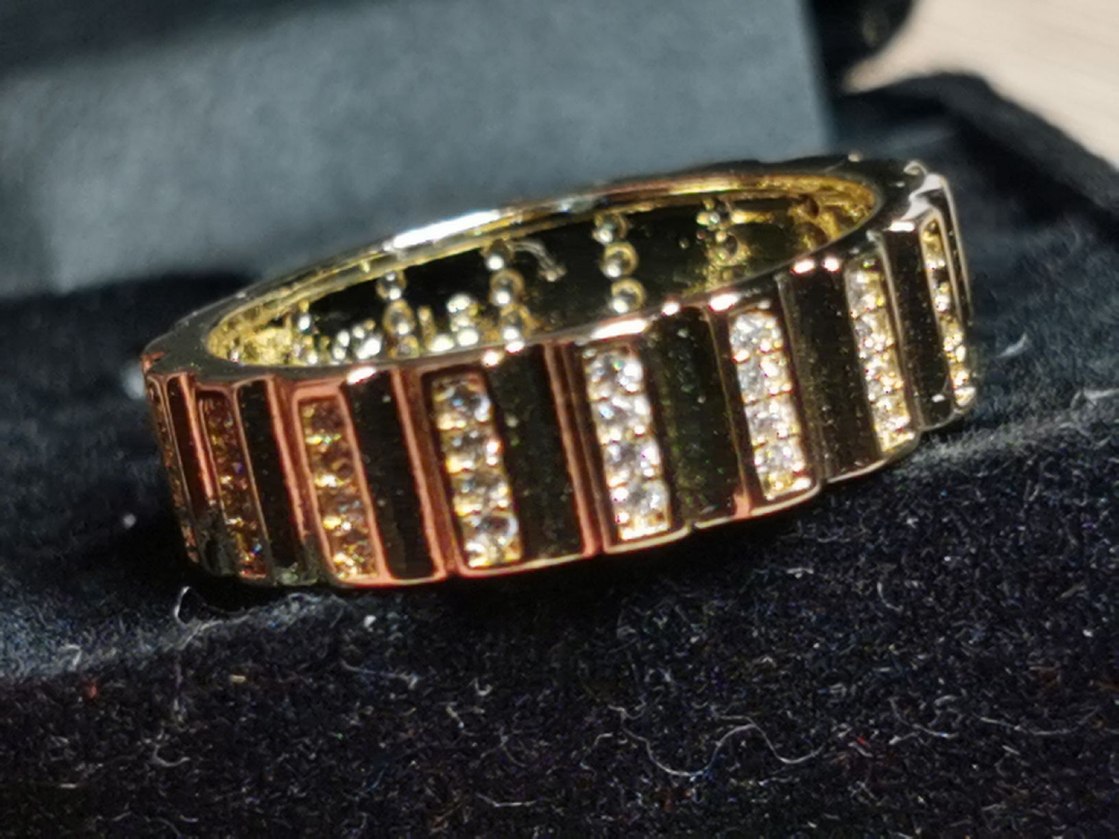 Anelli: Unisex Ring Durchmesser 18 mm. – Nuovo e nell'imballaggio originale da Schlieren venduto da vlalif