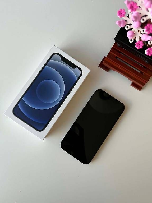Apple Telefoni cellulari / Smartphones: iPhone 12 128 GB Schwarz/Black – Usato da Winterthur venduto da ryb_5py9