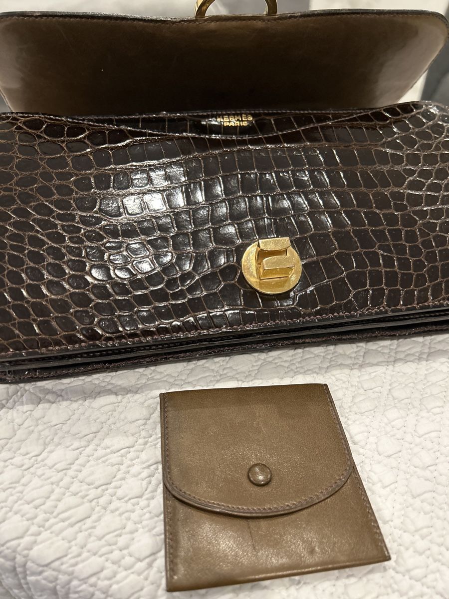 Hermès Taschen für Damen: Sac Hermès ring crocodile brun vintage  – Gebraucht aus Villars-sûr-glane von  7