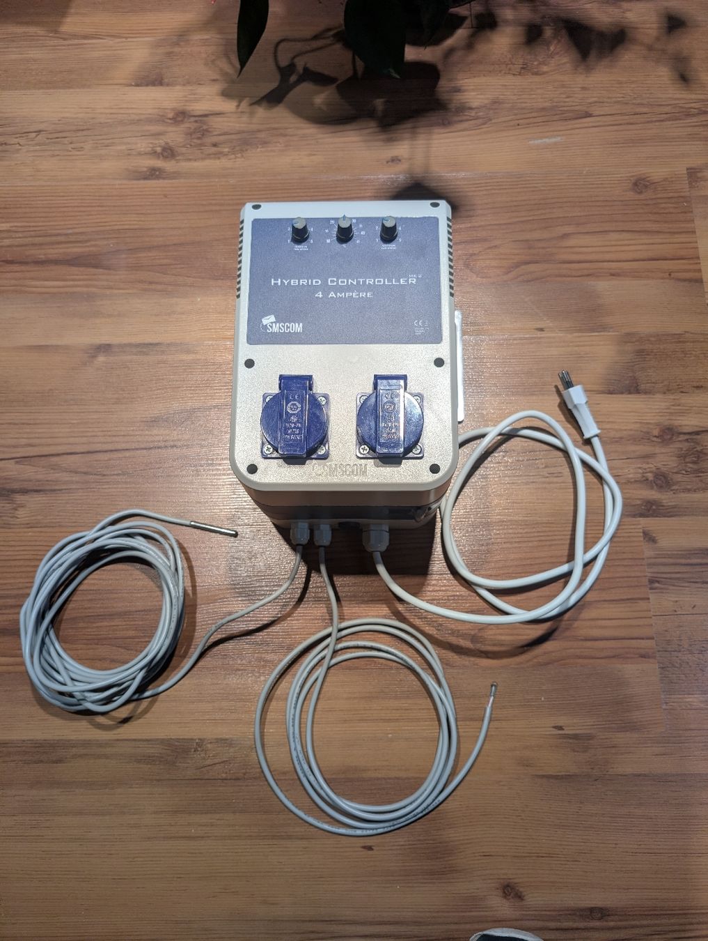 Riscaldamento: SMSCOM Hybrid Controller MK2 4 Ampere mit Schweizer Stecker  – Usato da Bern venduto da Warajak