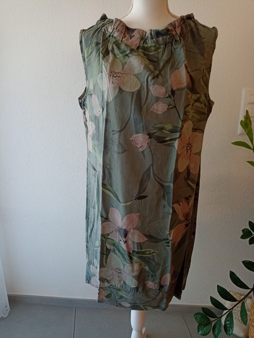 Kleider: Sommerkleid grün gr.40 – Neu (gemäss Beschreibung) aus Winterthur von Husakeva