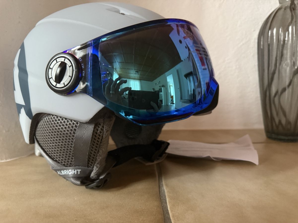 Albright Caschi: Skihelm Alpright – Nuovo (secondo la descrizione) da Benken ZH venduto da FHR91