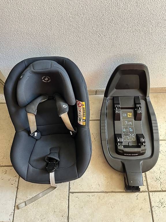 Maxi-Cosi Seggiolini per auto: Maxi Cosi Sitz und Basisplatte – Usato da Mumpf venduto da Schmidelli
