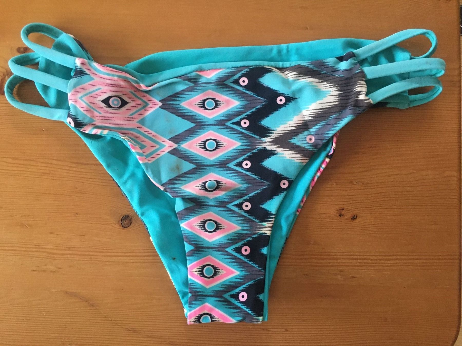 Badekleider & Bikinis: Bikini Höschen Grösse S – Gebraucht aus Bellinzona von eri_5kqz