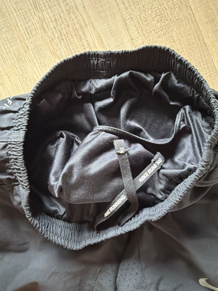 Nike Hosen: Nike Shorts Schwarz Gr. 128 Sport – Gebraucht aus Saanenmöser von ballerinas 1