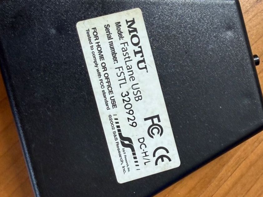 Strumenti musicali: Motu Fastlane USB MIDI-Interface A/B und MIDI-Thru-Schalter – Usato da Richterswil venduto da irgs025 3