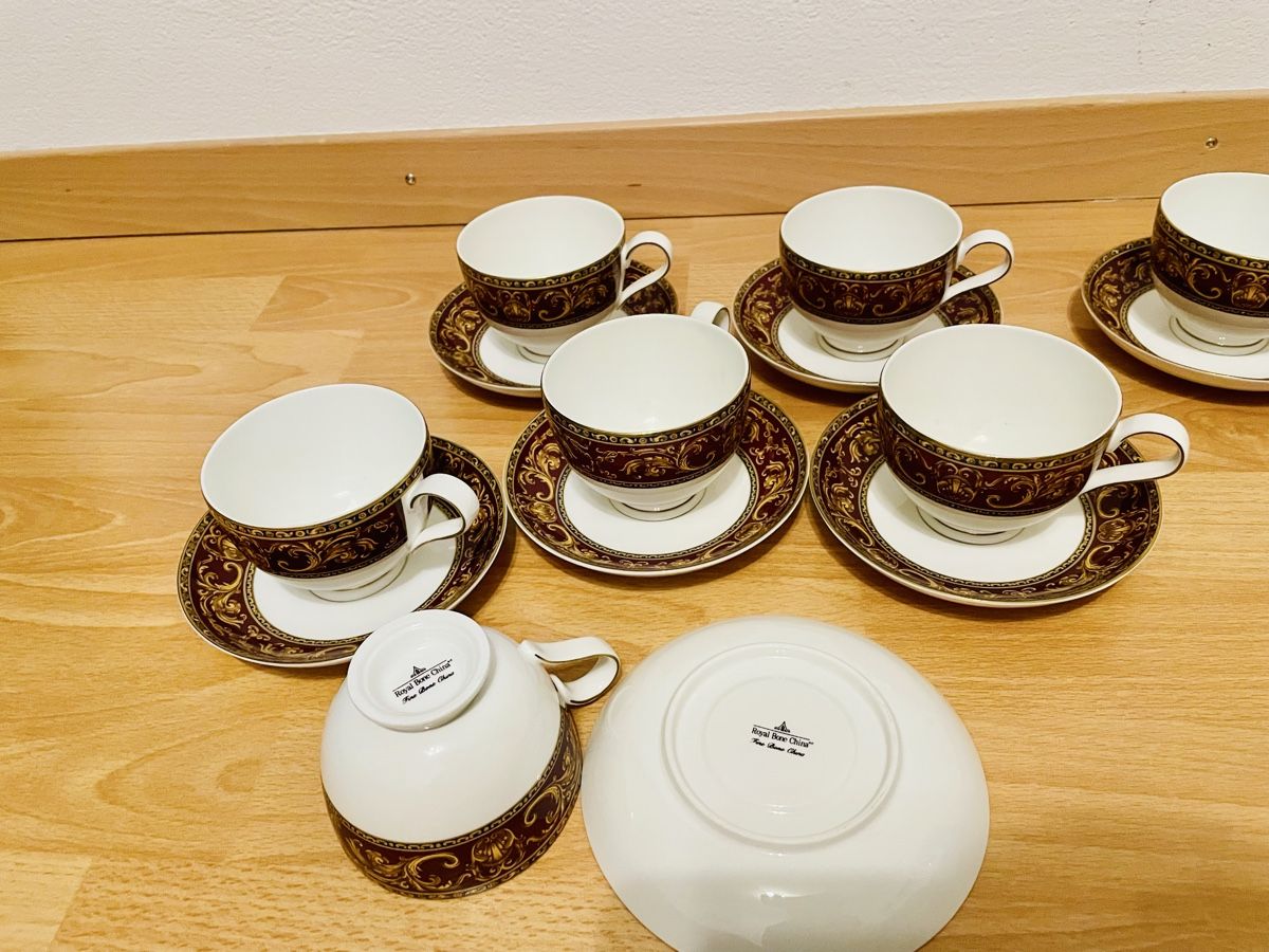 Set di piatti: Royal Bone China Speiseservice – Usato da Chur venduto da Tsambiko 4