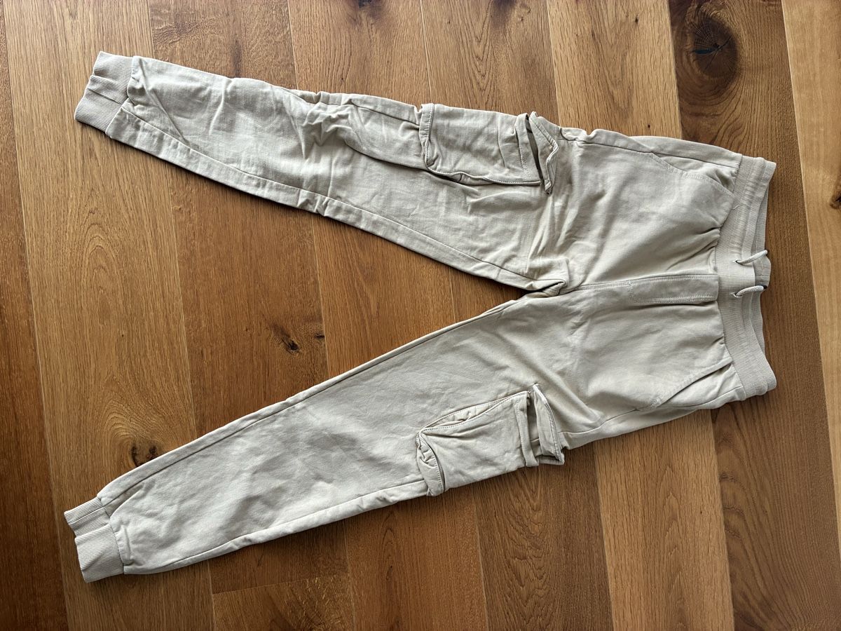 Pantaloni: Cargo Sweatpants – Usato da Wangen SZ venduto da el_paso08