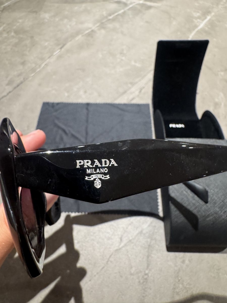 Prada Occhiali & Lenti: Sonnenbrille Prada schwarz – Usato da Schindellegi venduto da Leormn_ch 1