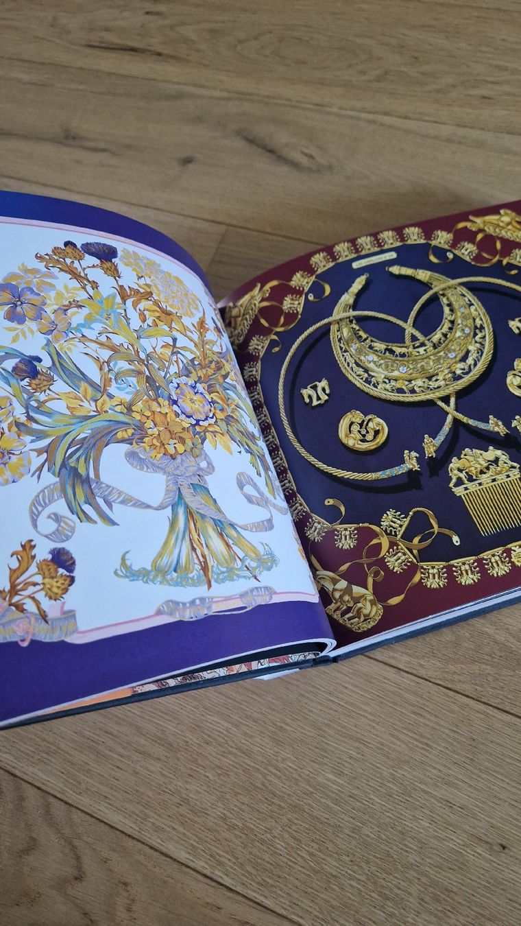 Bücher: Livre foulards Hermès – Neu (gemäss Beschreibung) aus Collombey von Preloveditems 5