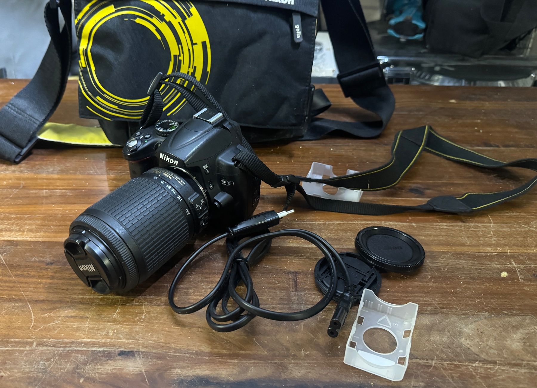 Nikon Fotocamera: Nikon D5000 Digitalkamera – Usato da Zürich venduto da Zuerich_Seebach