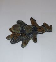 Hirschkäfer auf Eichenblatt aus Messing