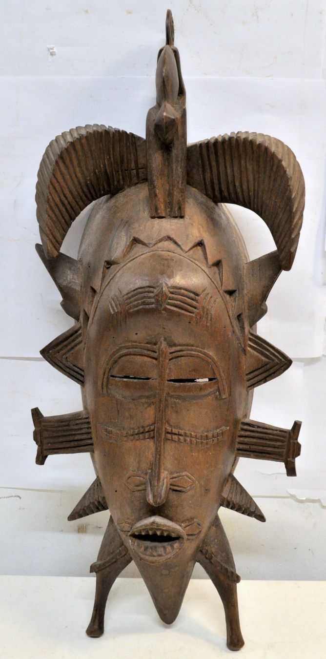 Arte internazionale: Masque africain en bois – Usato da Neuchâtel venduto da Neuchatel