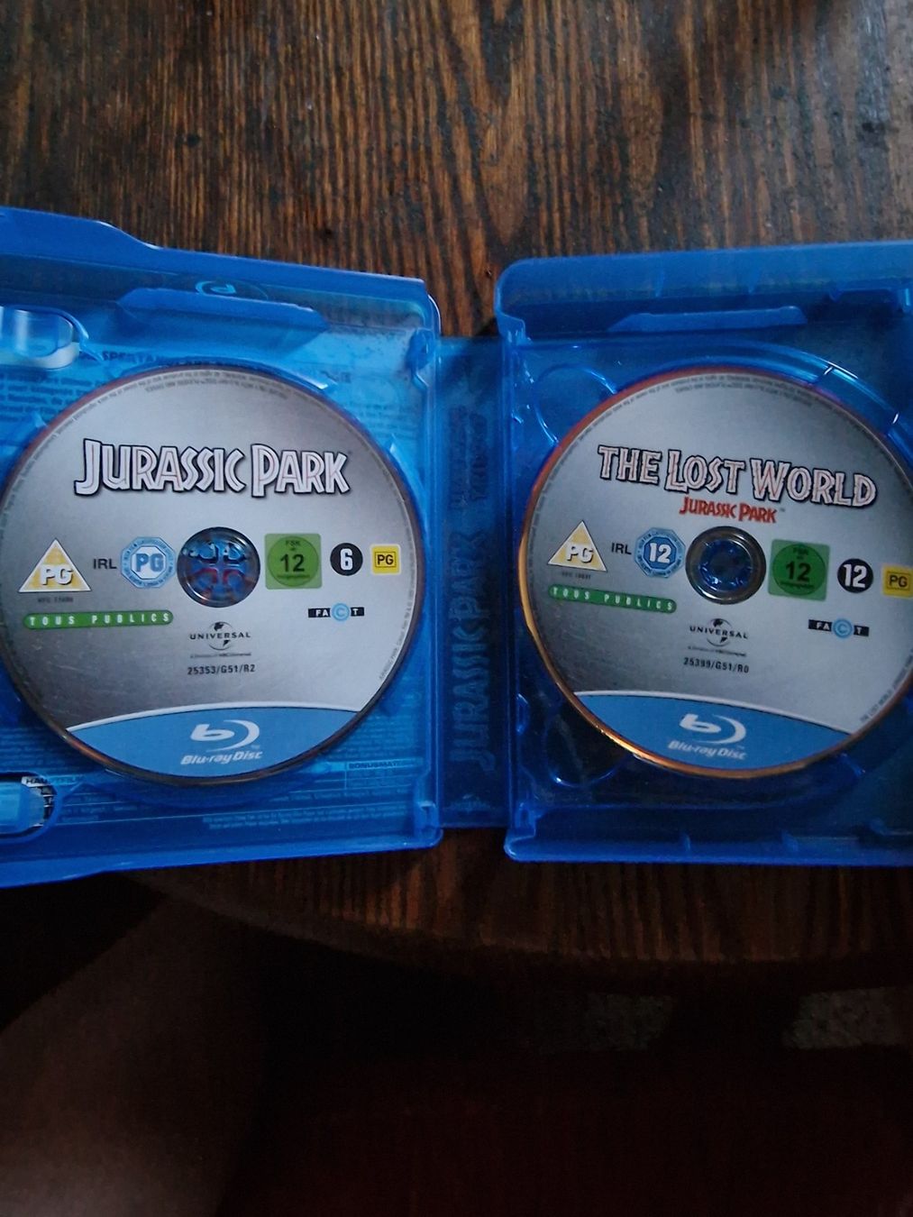 Tutti i DVDs: Jurassic Park Ultimate Trilogy Blu-ray Set – Usato da wünnewil venduto da mar_f2z8 2