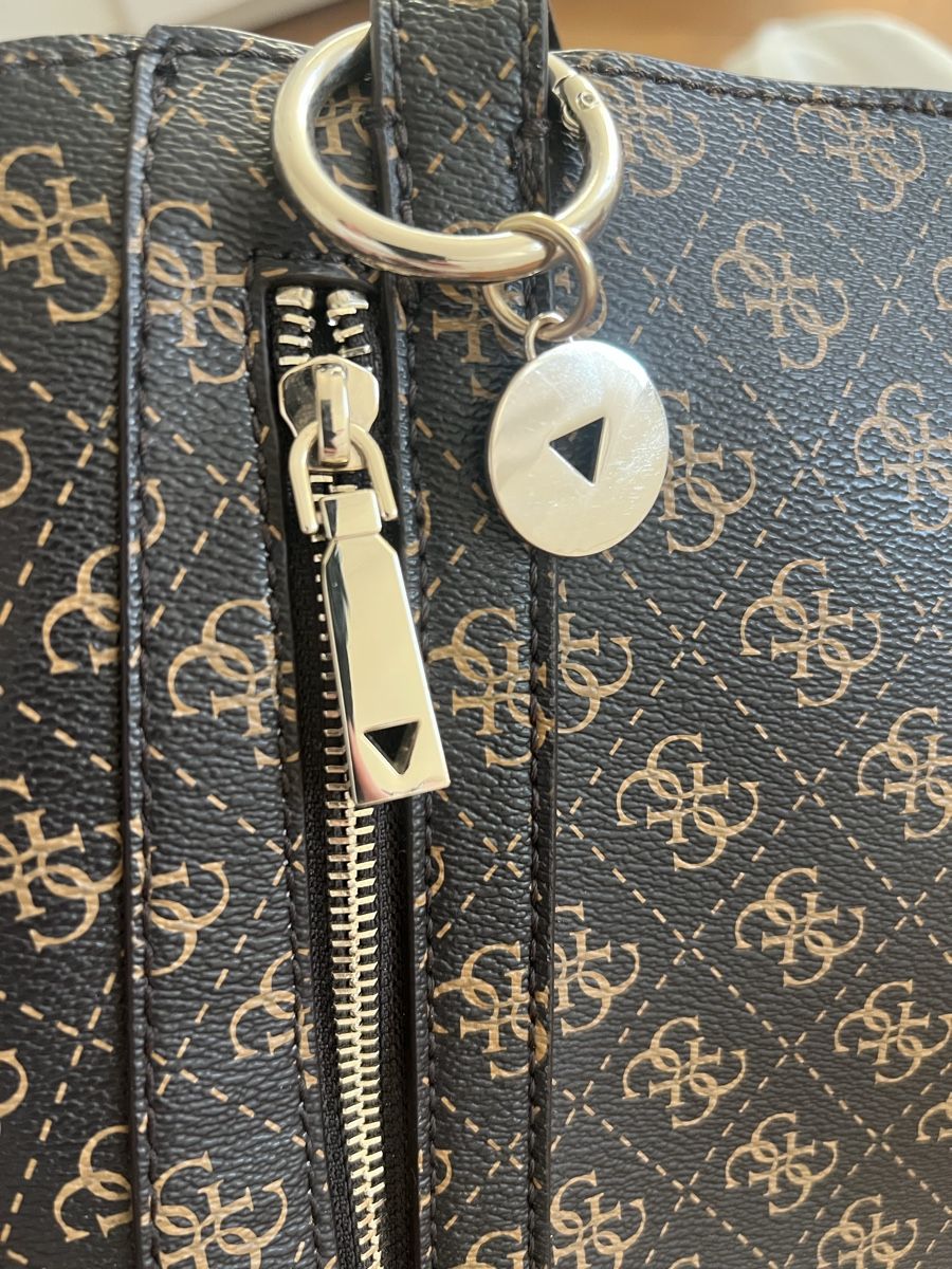 Guess Borse da donna: Schöne Guess Handtasche mit Muster – Usato da Thun venduto da bab_t79n 5