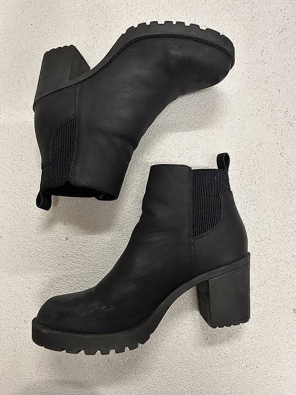 Scarpe da donna: ONLY Chelsea Boots Schwarz – Usato da Schwerzenbach venduto da nic_zt5r 2