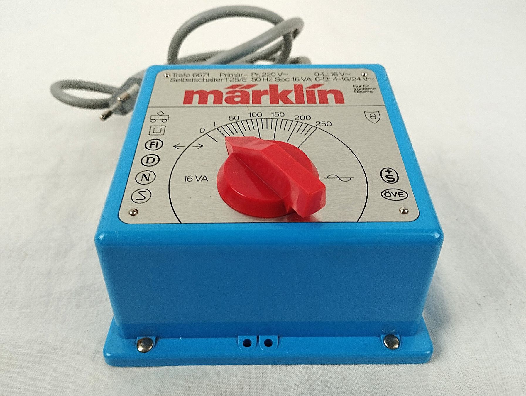 Märklin Trains électriques: MÄRKLIN Transformator 6671 – D'occasion à Schübelbach par Restwert_Schubelbach 1