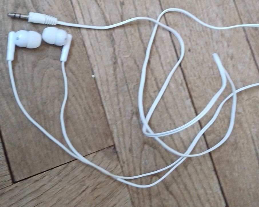 Cuffie: Kopfhörer In-Ear weiss mit Kabel und Anschluss – Usato da Bern venduto da rikivip