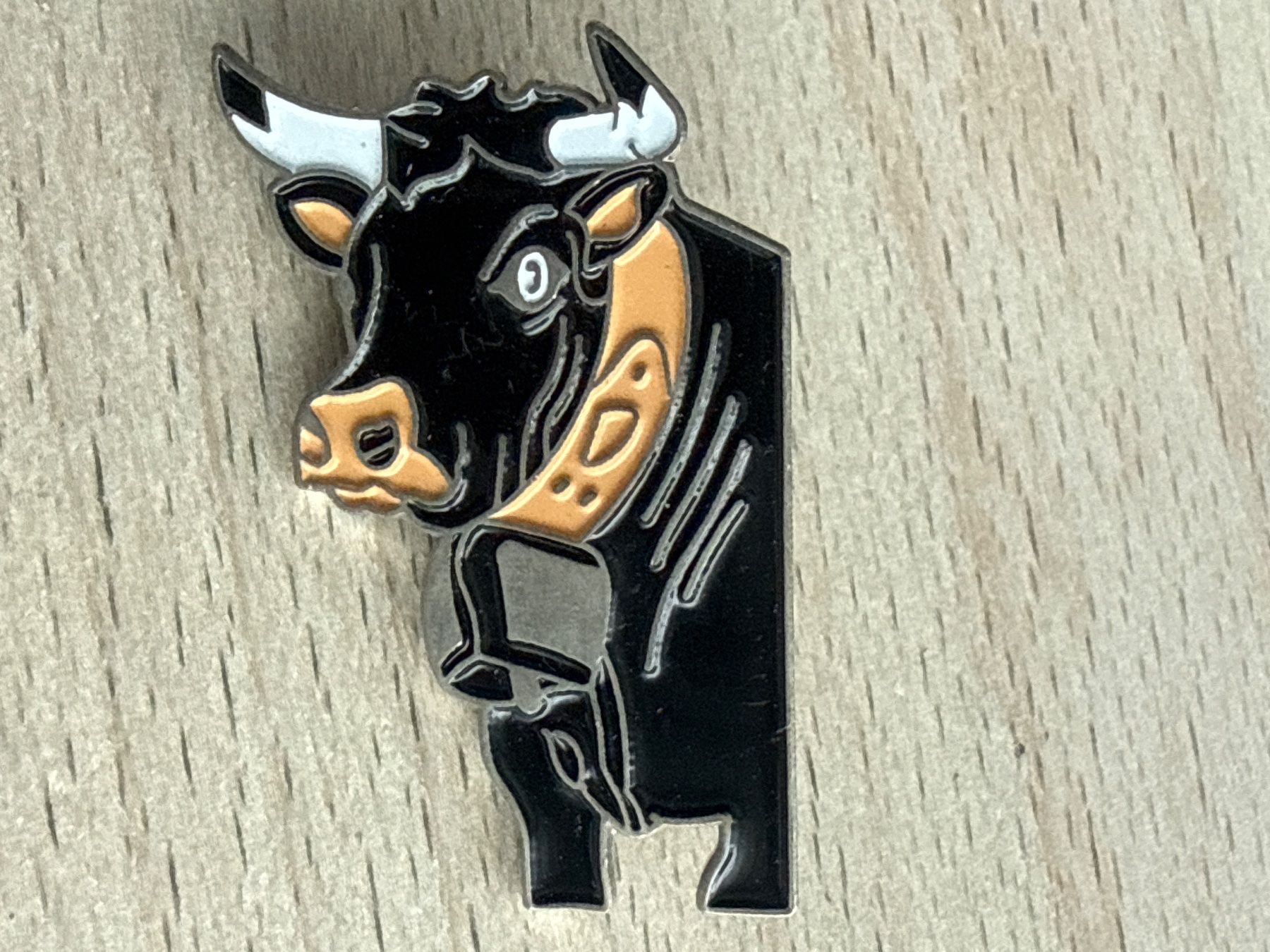 Plaketten & Abzeichen: Pin  Kuh – Gebraucht aus Glattbrugg von Schweigmatt