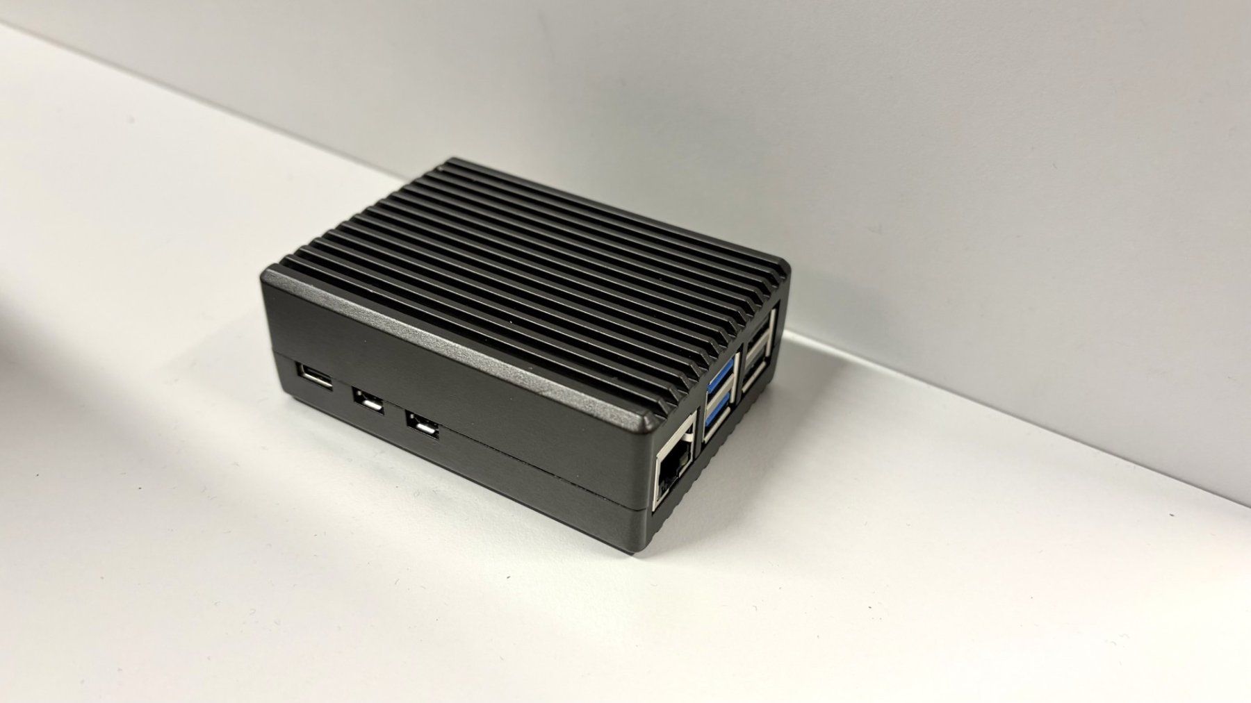 Raspberry Pi PC: Raspberry Pi 5 8GB mit Aluminium Gehäuse – Usato da Amriswil venduto da medialoft 6